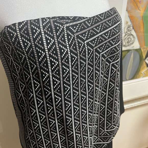 BCBGMAXAZRIA size 6 (M) never used . NWT. - Picture 12 of 15